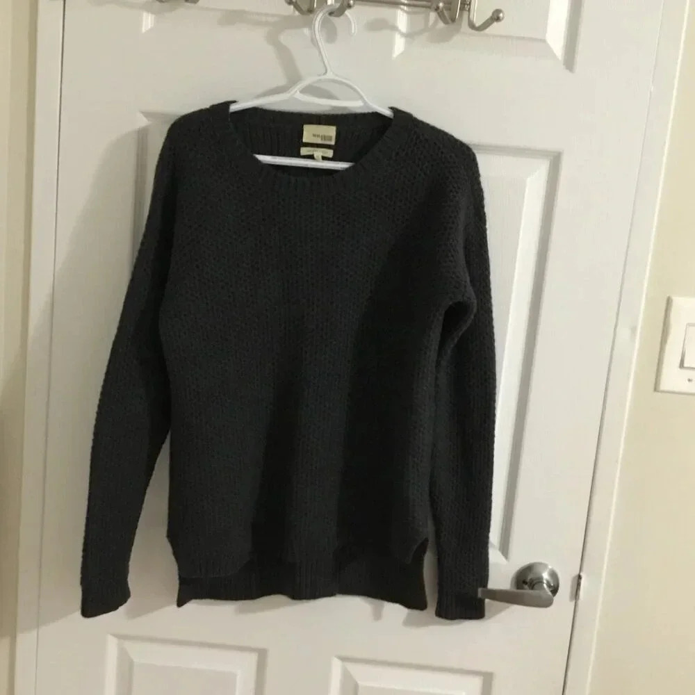 Aritzia WILFRED FREE Grey 100%  Wool Knit Sweater Dark Academia ,Minimalist XS